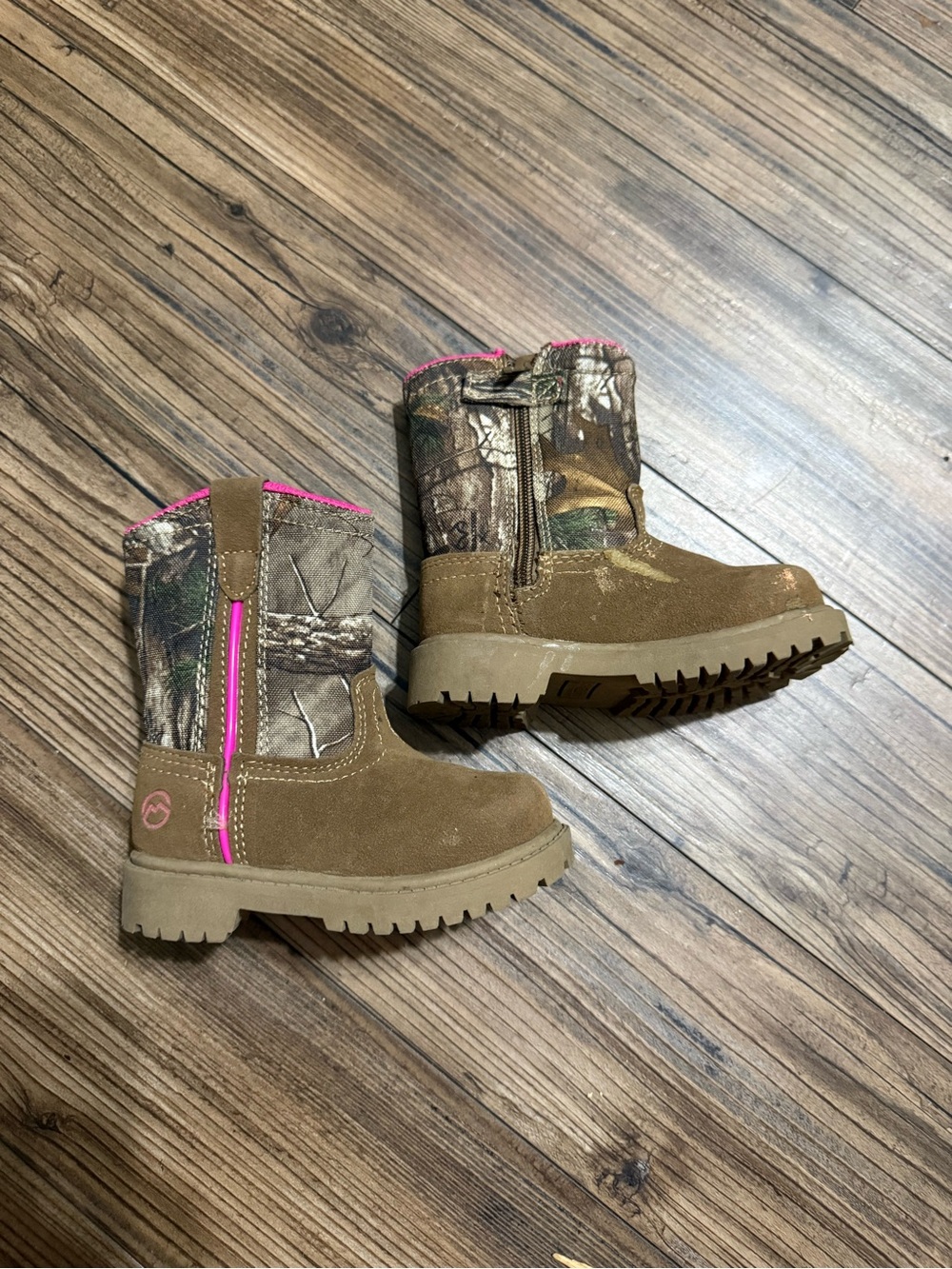 Girls Brown Suede & Camo Pink-Trim Winter Boots